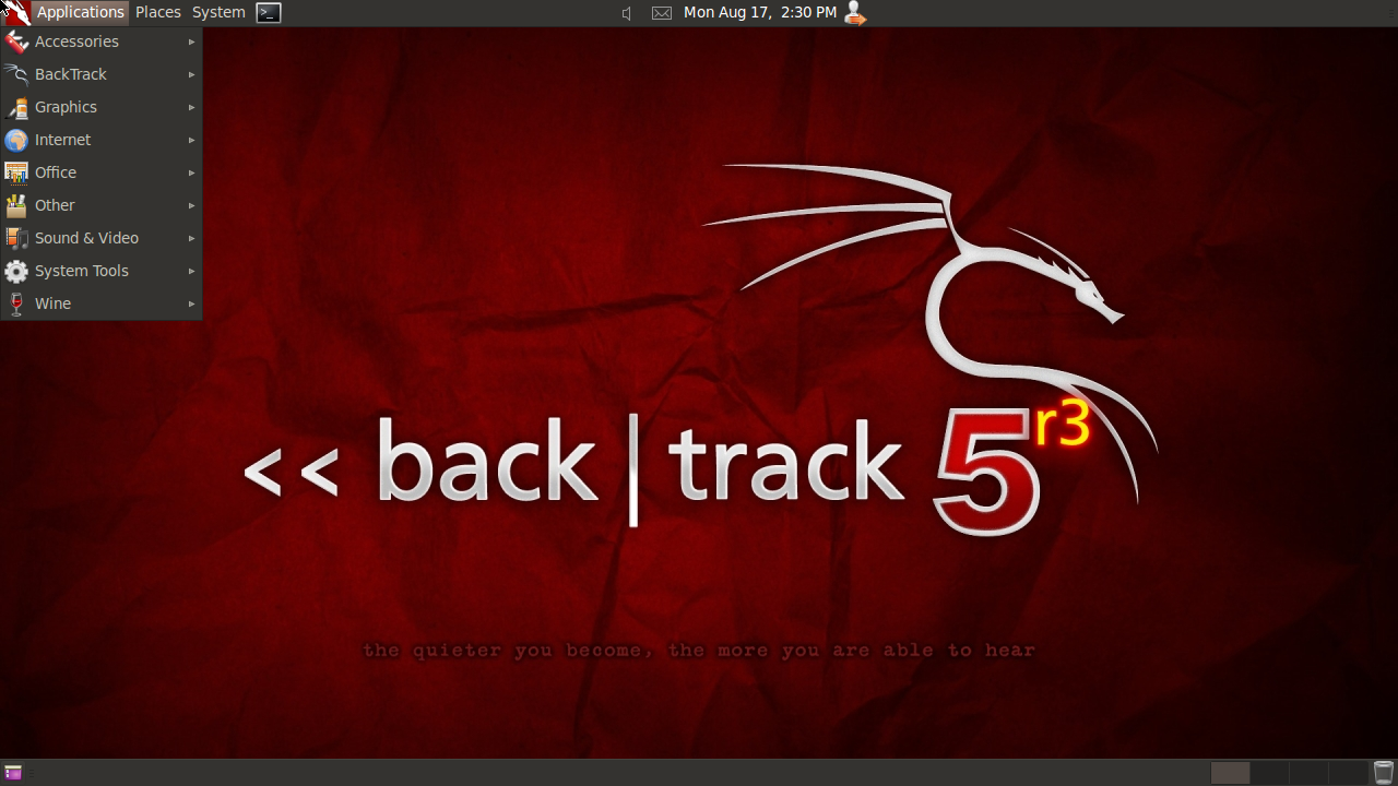 Menu Applications BackTrack dengan submenu BackTrack tempat perkakas keamanan dikelompokkan