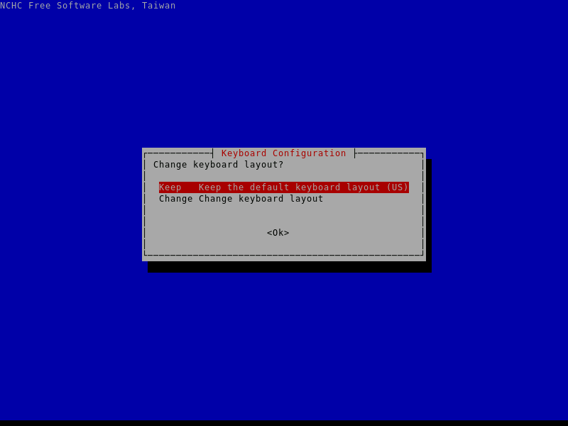 Dialog Keyboard Configuration Clonezilla bertanya Change keyboard layout dengan pilihan Keep the default keyboard layout US tersorot merah