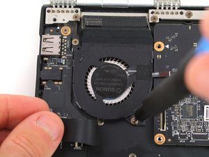 Langkah 4 — Lepas Kabel Interconnect