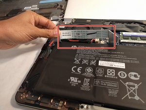 Langkah 5 — Pindahkan Kabel Ribbon ke Sisi