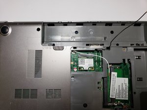 Langkah 7 — Menghubungkan Kabel Layar