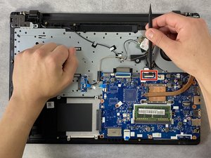 Langkah 5 — Mengeluarkan Kabel Ribbon