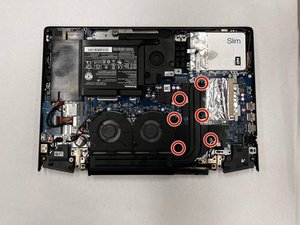 Langkah 2 — Lepaskan Baut Heat Sink dan Angkat Komponen
