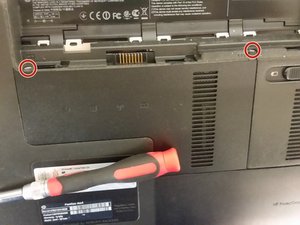 Langkah 1 — Matikan Laptop dan Siapkan Alat
