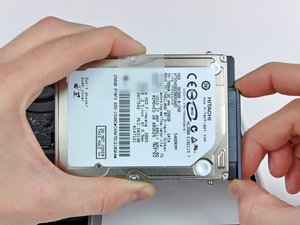 Langkah 4 — Lepaskan Kabel Hard Drive