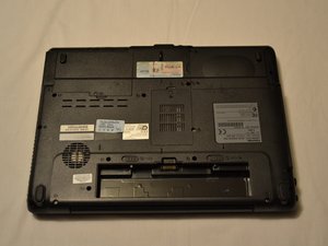 Langkah 1 — Lepaskan Baterai Laptop
