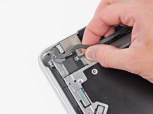Langkah 3 — Menghubungkan Kabel Bluetooth