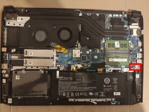 Langkah 6 — Menghubungkan Kabel BIOS dan Speaker