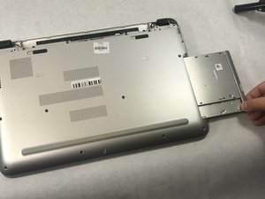 Langkah 3 — Lepaskan dan Ganti CD/DVD Drive