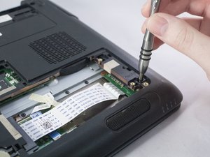 Langkah 4 — Mengeluarkan Keyboard