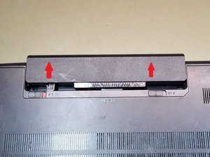 Langkah 2 — Melepaskan Baterai