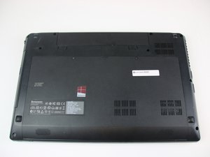 Langkah 1 — Buka Panel Bawah Laptop