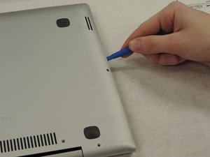 Langkah 2 — Membuka Panel Belakang dengan Aman