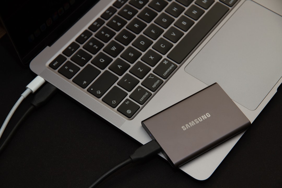 Ganti Kabel Hard Drive MacBook