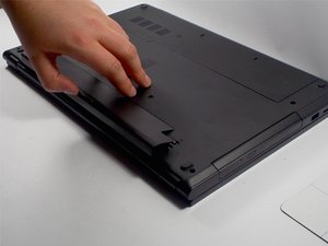 Langkah 2 — Lepaskan Baterai dan Reset Sistem