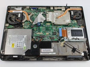 Langkah 7 — Mengakses Komponen Internal dan Mengganti Processor