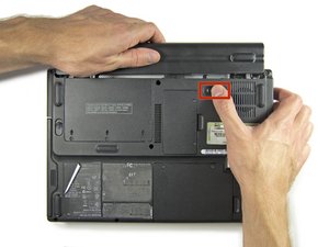 Langkah 1 — Matikan Laptop dan Lepaskan Baterai