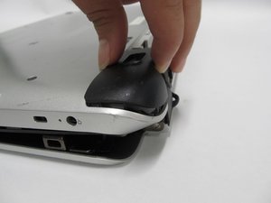 Langkah 5 — Lepaskan Tutup Atas dan Kabel Internal