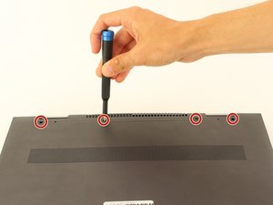 Langkah 2 — Mengambil Screws di Bawah Strip Karet