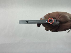 Langkah 3 — Lepaskan Sekrup Hard Disk