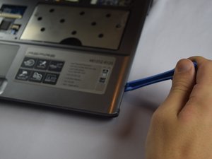 Langkah 2 — Buka Sisi Laptop