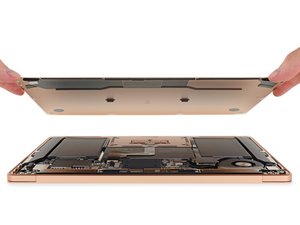 Langkah 4 — Penggantian Papan Utama (Logic Board)