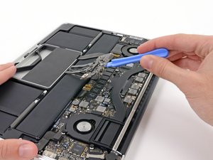 Langkah 5 — Mengangkat Kabel Baterai