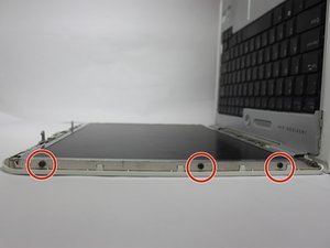 Langkah 3 — Lepaskan Kabel VGA dan Ribbon