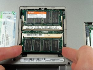 Langkah 2 — Mengakses Slot RAM