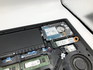 Langkah 3 — Lepaskan Sekrup SSD M.2