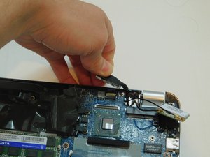 Langkah 10 — Lepaskan Kabel Panel Layar
