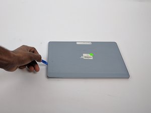 Langkah 1 — Buka Panel Belakang Laptop