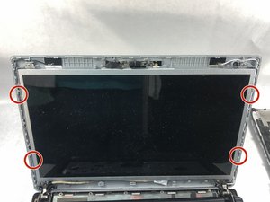 Langkah 4 — Lepaskan Layar dari Laptop