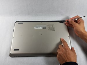 Langkah 1 — Matikan Laptop dan Siapkan