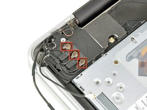 Langkah 5 — Lepaskan Konektor Antena Lainnya