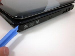 Langkah 3 — Mengganti CD/DVD Drive
