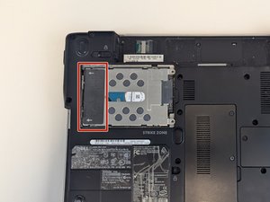 Langkah 3 — Lepaskan Hard Drive