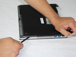 Langkah 3 — Membuka Casing Belakang