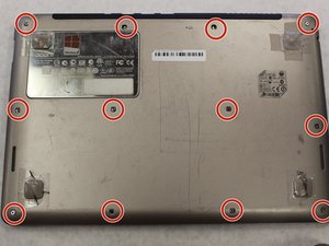 Langkah 1 — Membuka Panel Belakang Laptop