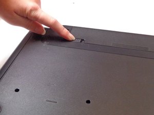 Langkah 2 — Lepaskan Kabel Layar