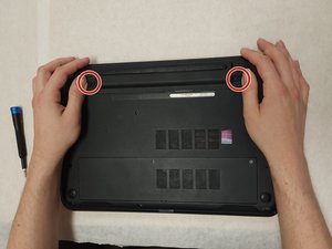 Langkah 1 — Matikan Laptop dan Cabut Baterai