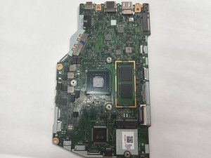 Langkah 5 — Angkat Motherboard