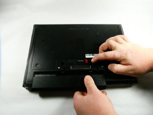 Langkah 3 — Mengganti Optical Drive