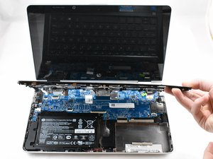 Langkah 8 — Lepaskan Keyboard