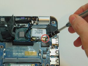 Langkah 9 — Lepaskan Adapter Nirkabel