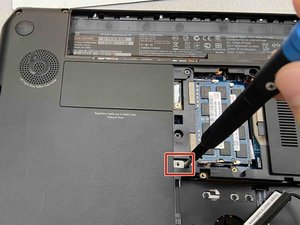 Langkah 7 — Lepaskan Optical Drive