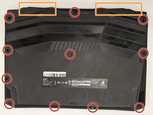Langkah 1 — Membuka Tutup Bawah Laptop