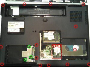 Langkah 8 — Mengangkat Motherboard