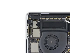 Langkah 10 — Menghilangkan Sekrup Touch ID Connector