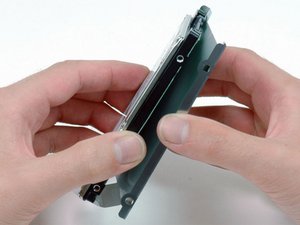 Langkah 3 — Memasang Hard Drive Baru